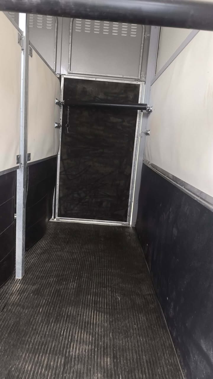 Van Ifor Williams HB 511 de 2023 – Image 3